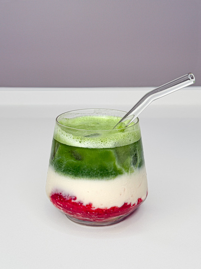 Iced Tchá-Tchá Matcha Latte Frutos Vermelhos